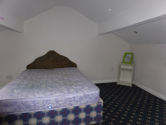  Image of 3 bedroom Terraced house to rent in Bromley Street Batley WF17 at Bromley Street  Batley, WF17 6LD