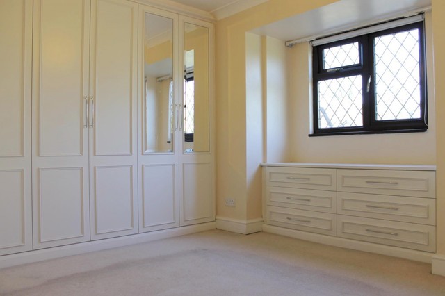  Image of 3 bedroom End of Terrace to rent in Bridge Barn Lane Horsell Woking GU21 at Bridge Barn Lane  Woking, GU21 6NL