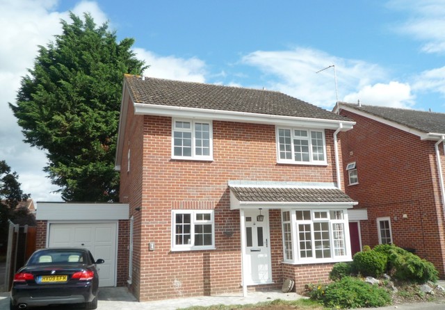  Image of 4 bedroom Detached house to rent in Riverside Gardens Old Woking Woking GU22 at Old Woking  Woking, GU22 9LJ