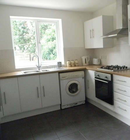  Image of 6 bedroom Detached house to rent in Osborne Road Winton Bournemouth BH9 at Bournemouth, BH9 2JL