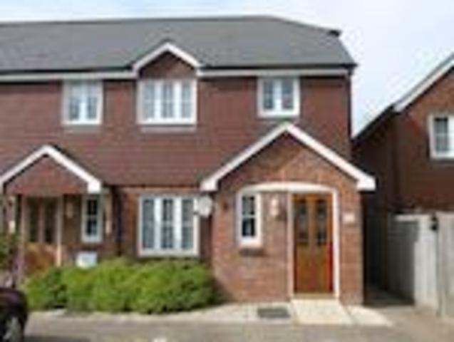  Image of 3 bedroom Town House to rent in Adams Mews Newtown Road Liphook GU30 at Liphook, GU30 7HB