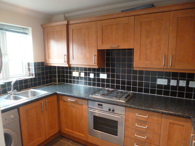  Image of 3 bedroom Town House to rent in Adams Mews Newtown Road Liphook GU30 at Liphook, GU30 7HB