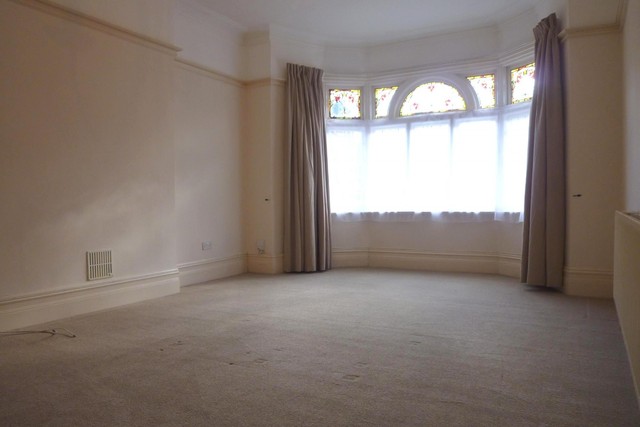  Image of 1 bedroom Ground Flat to rent in Addiscombe Road Croydon CR0 at East Croydon, CR0 6SE