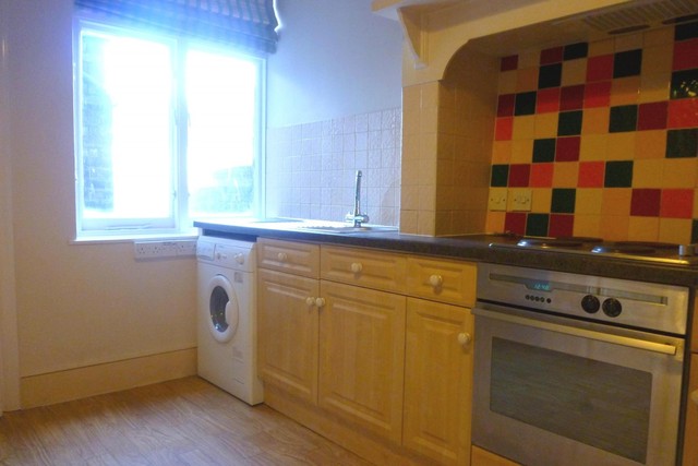 Image of 1 bedroom Ground Flat to rent in Addiscombe Road Croydon CR0 at East Croydon, CR0 6SE