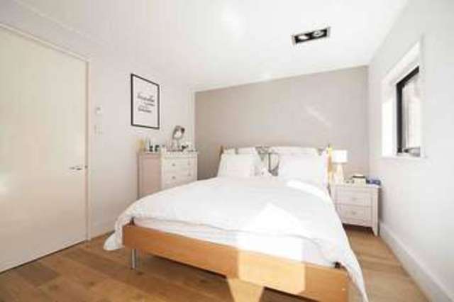  Image of 2 bedroom Flat to rent in Horselydown Lane London SE1 at Tower Bridge  Tower Bridge, SE1 2LJ