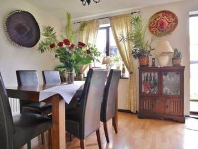  Image of 4 bedroom Detached house for sale in Alexander Close Abingdon OX14 at Abingdon, OX14 1XA