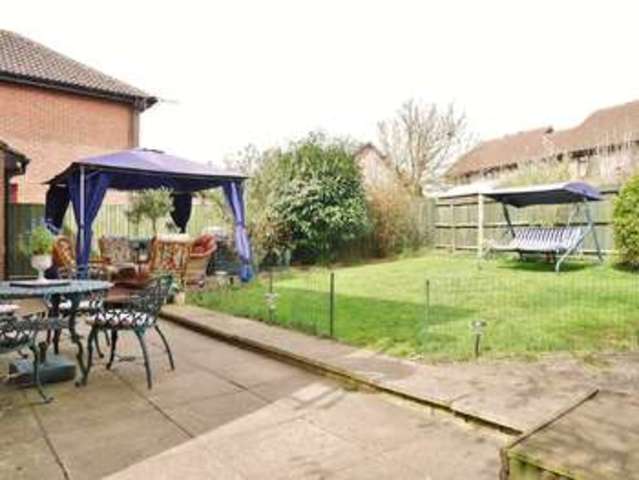  Image of 4 bedroom Detached house for sale in Alexander Close Abingdon OX14 at Abingdon, OX14 1XA