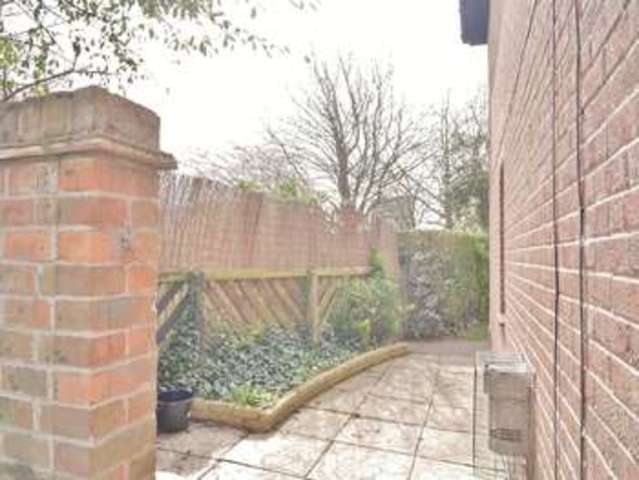  Image of 4 bedroom Detached house for sale in Alexander Close Abingdon OX14 at Abingdon, OX14 1XA