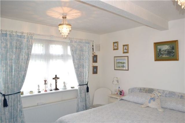  Image of 3 bedroom Semi-Detached house for sale in Alington Grove Wallington SM6 at Surrey, SM6 9NH