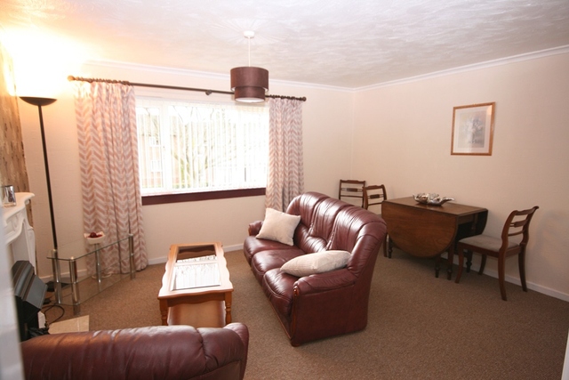  Image of 1 bedroom Flat to rent in Alloway Gardens Kirkintilloch Glasgow G66 at Kirkintilloch East Dunbartonshire East Dunbartonshire, G66 2RJ