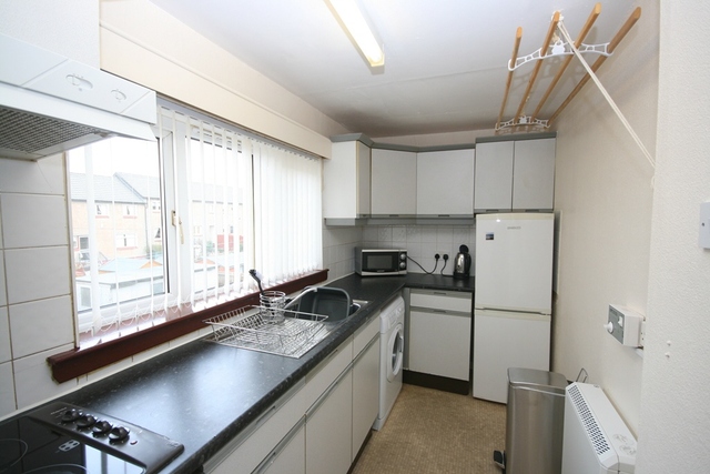  Image of 1 bedroom Flat to rent in Alloway Gardens Kirkintilloch Glasgow G66 at Kirkintilloch East Dunbartonshire East Dunbartonshire, G66 2RJ