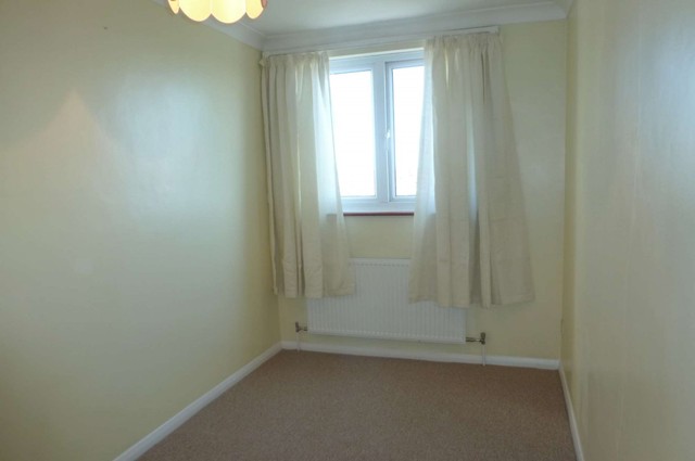  Image of 2 bedroom Flat to rent in Craneswater Park Southsea PO4 at Craneswater Park  Southsea, PO4 0NX