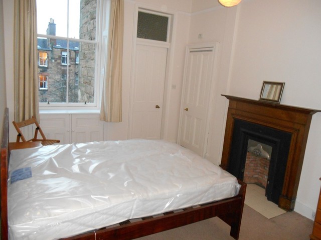  Image of 3 bedroom Flat to rent in Arden Street Edinburgh EH9 at Marchmont Edinburgh Edinburgh, EH9 1BS