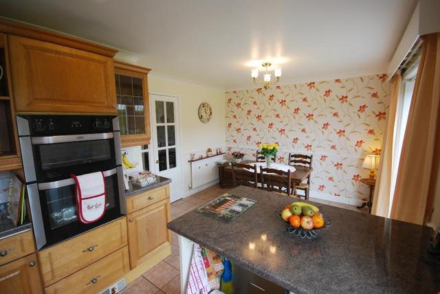  Image of 2 bedroom Bungalow for sale in Ardleigh Avenue Southport PR8 at Kew  Southport, PR8 6UD