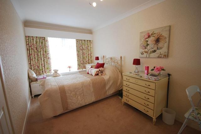  Image of 2 bedroom Bungalow for sale in Ardleigh Avenue Southport PR8 at Kew  Southport, PR8 6UD