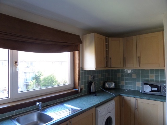  Image of 2 bedroom Flat to rent in Ardshiel Avenue Edinburgh EH4 at Drum Brae Edinburgh Edinburgh, EH4 7LJ