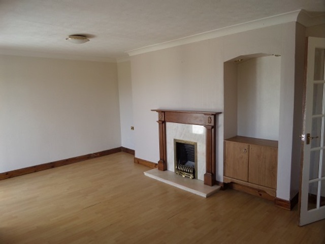  Image of 2 bedroom Flat to rent in Ardshiel Avenue Edinburgh EH4 at Drum Brae Edinburgh Edinburgh, EH4 7LJ