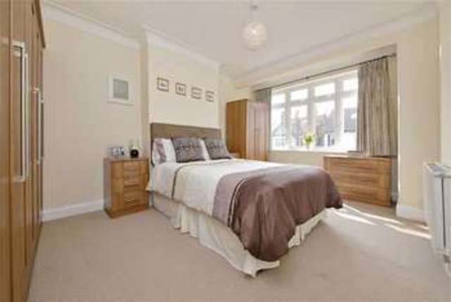  Image of 3 bedroom Property for sale in Arlow Road London N21 at Arlow Road Winchmore Hill Winchmore Hill, N21 3JS