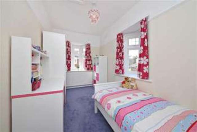  Image of 3 bedroom Property for sale in Arlow Road London N21 at Arlow Road Winchmore Hill Winchmore Hill, N21 3JS