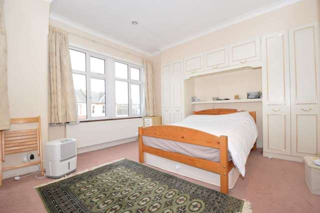  Image of 4 bedroom Semi-Detached house to rent in Ashurst Road London N12 at Ashurst Road North Finchley London, N12 9AU