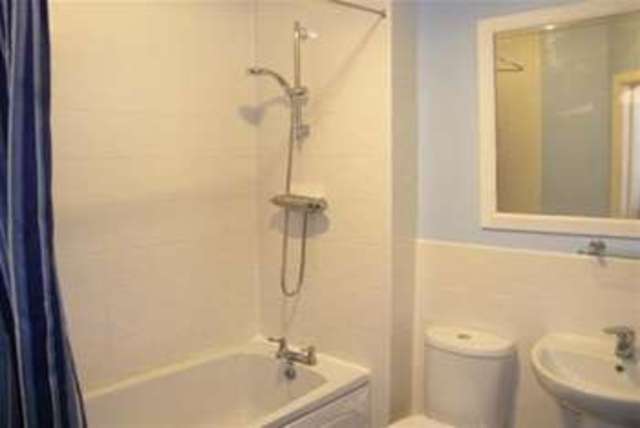  Image of 2 bedroom Flat to rent in Astley Brook Close Bolton BL1 at Bolton, BL1 8RT