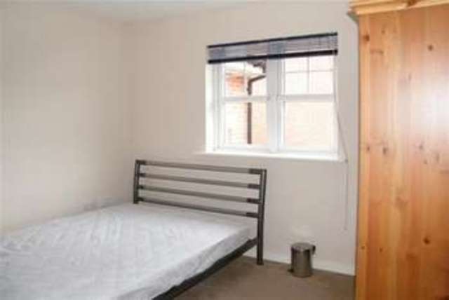  Image of 2 bedroom Flat to rent in Astley Brook Close Bolton BL1 at Bolton, BL1 8RT