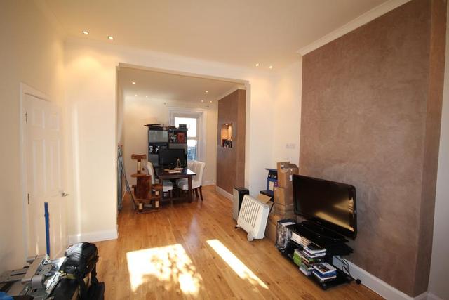  Image of 4 bedroom Flat to rent in Avenell Road London N5 at Highbury  London, N5 1DN