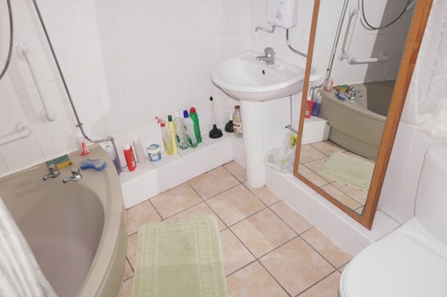 Image of 1 bedroom End of Terrace to rent in Avenue Hill Leeds LS8 at Chapel Allerton, LS8 4EY