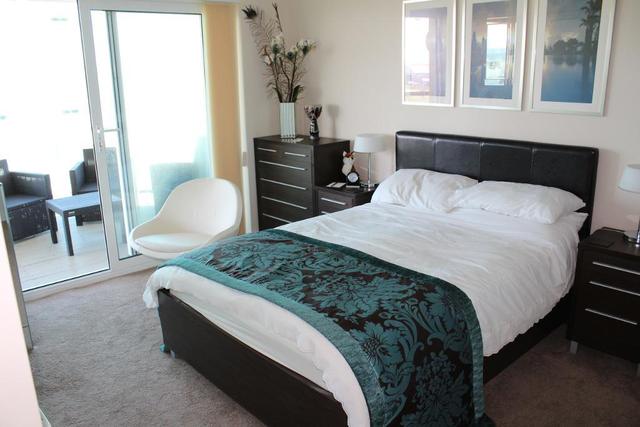  Image of 2 bedroom Apartment to rent in Ayton Drive Portland DT5 at Portland, DT5 1DT