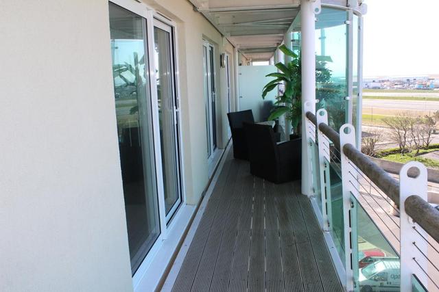  Image of 2 bedroom Apartment to rent in Ayton Drive Portland DT5 at Portland, DT5 1DT