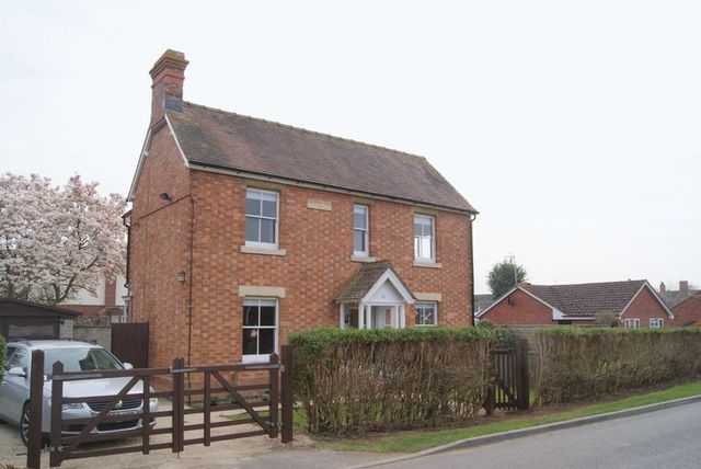  Image of 4 bedroom Detached house for sale in Badsey Fields Lane Badsey Evesham WR11 at Badsey Fields Lane Badsey Evesham, WR11 7EX