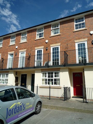  Image of 4 bedroom Detached house to rent in Bandy Fields Place Salford M7 at Salford Manchester Broughton, M7 2ZT