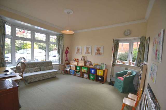  Image of 4 bedroom Detached house to rent in Barnett Wood Lane Ashtead KT21 at Barnett Wood Lane  Ashtead, KT21 2LP