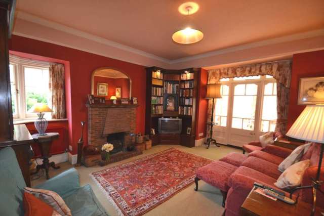  Image of 4 bedroom Detached house to rent in Barnett Wood Lane Ashtead KT21 at Barnett Wood Lane  Ashtead, KT21 2LP