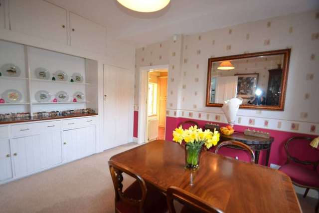  Image of 4 bedroom Detached house to rent in Barnett Wood Lane Ashtead KT21 at Barnett Wood Lane  Ashtead, KT21 2LP