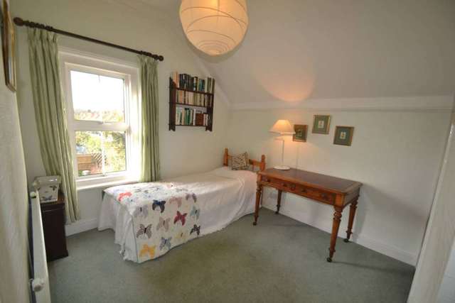  Image of 4 bedroom Detached house to rent in Barnett Wood Lane Ashtead KT21 at Barnett Wood Lane  Ashtead, KT21 2LP