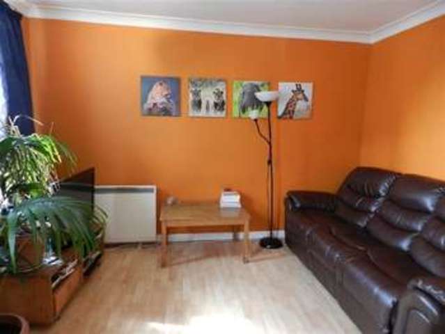  Image of 1 bedroom Property to rent in Battersea Park Road London SW8 at Battersea Park Road Battersea Battersea, SW8 4BU