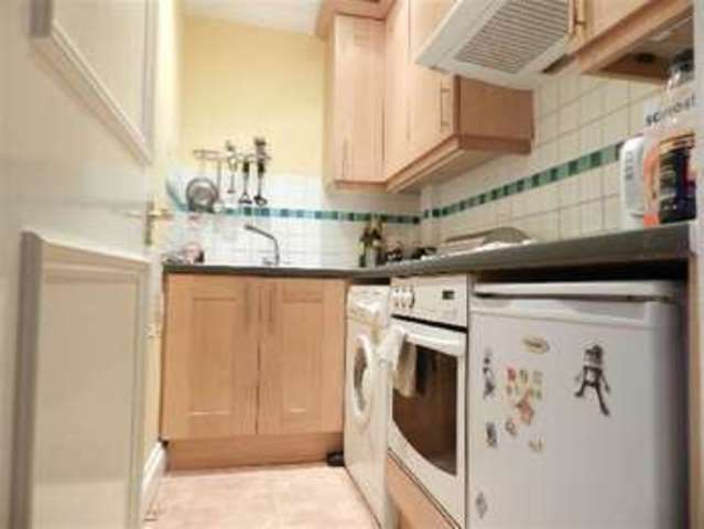  Image of 1 bedroom Property to rent in Battersea Park Road London SW8 at Battersea Park Road Battersea Battersea, SW8 4BU