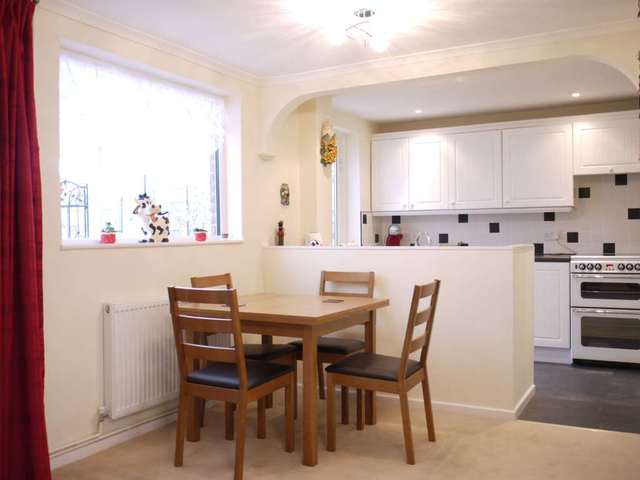  Image of 3 bedroom Detached house for sale in Bay Road Bracknell RG12 at Bay Road  Bracknell, RG12 2NH