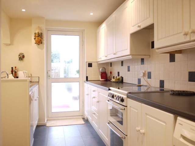  Image of 3 bedroom Detached house for sale in Bay Road Bracknell RG12 at Bay Road  Bracknell, RG12 2NH