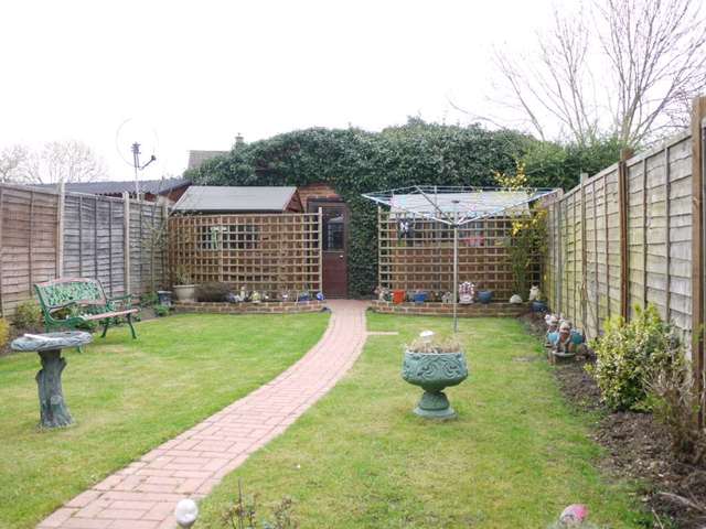  Image of 3 bedroom Detached house for sale in Bay Road Bracknell RG12 at Bay Road  Bracknell, RG12 2NH