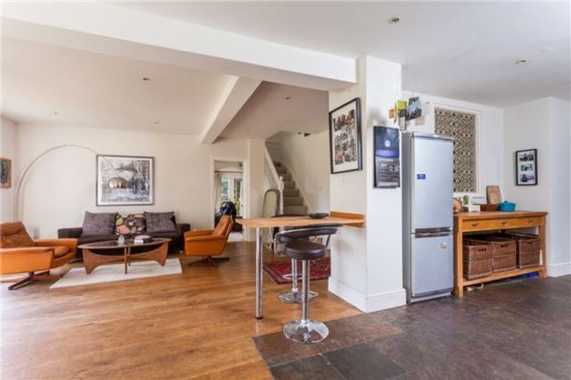  Image of 5 bedroom Detached house for sale in Belcombe Road Bradford-on-Avon BA15 at Wiltshire, BA15 1LZ