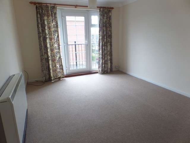  Image of 2 bedroom Apartment to rent in Bewick Gardens Chichester PO19 at Chichester, PO19 6FS