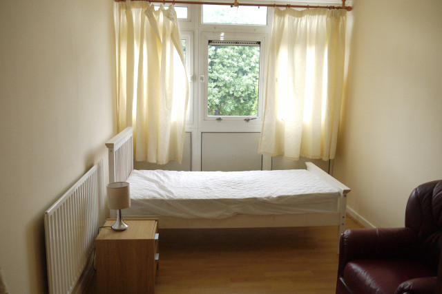  Image of 1 bedroom Flat Share to rent in Bigland Street London E1 at London, E1 2PL