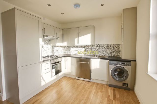  Image of 1 bedroom Flat to rent in Blackheath Road London SE10 at Blackheath Road  Greenwich, SE10 8PD