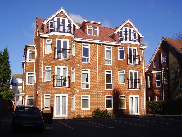  Image of 2 bedroom Flat to rent in Owls Road Boscombe Bournemouth BH5 at 16 Owls Road Boscombe Bournemouth, BH5 1AG