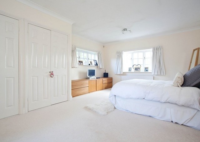 Image of 5 bedroom Detached house to rent in Bramblewood Merstham Redhill RH1 at Merstham  Redhill, RH1 3DW