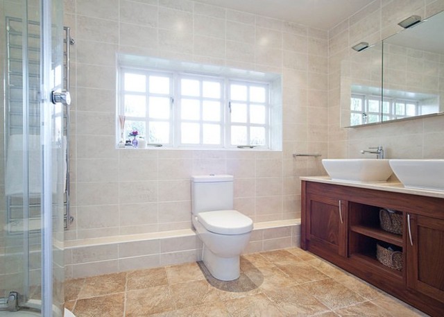  Image of 5 bedroom Detached house to rent in Bramblewood Merstham Redhill RH1 at Merstham  Redhill, RH1 3DW