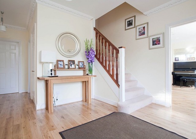  Image of 5 bedroom Detached house to rent in Bramblewood Merstham Redhill RH1 at Merstham  Redhill, RH1 3DW