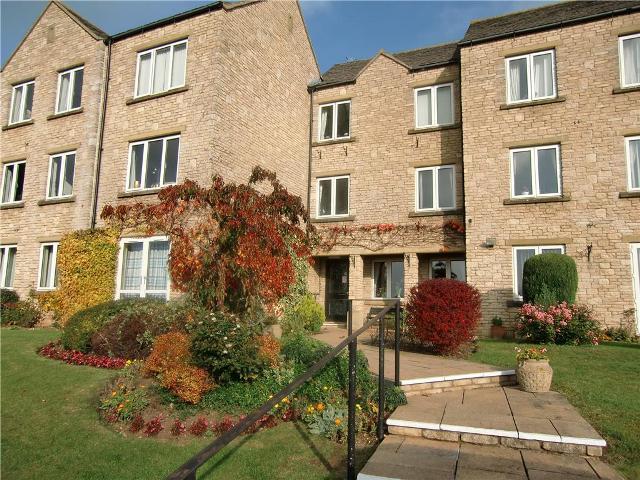  Image of 2 bedroom Bungalow to rent in Station Road Broadway WR12 at Bredon Court and Mews Station Road Broadway, WR12 7DL